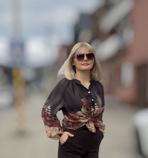 Zwiewna bawełniana koszula z motywem kwiatowym, czarna