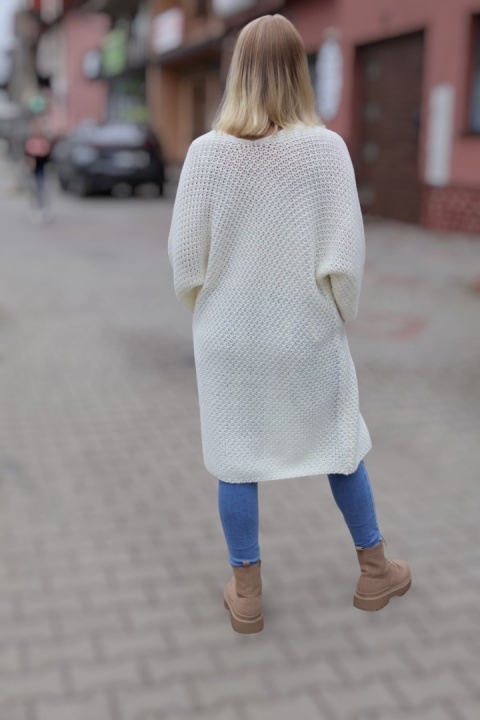 Długi kardigan ecru oversize z kieszeniami